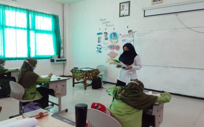 English Class Untuk Bayt Al Hikmah Menuju Pesantren Global